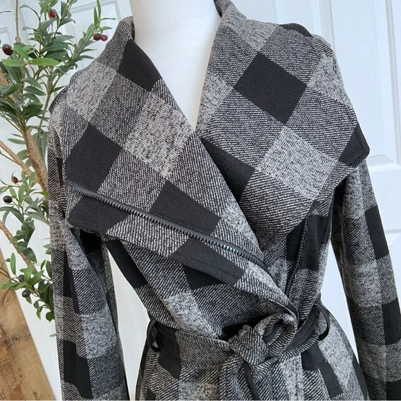 Plaid Coat, SOFT, Comfort, I Stretch💛 EXCELLENT CONDITION, Worn Once - Picture 2 of 12